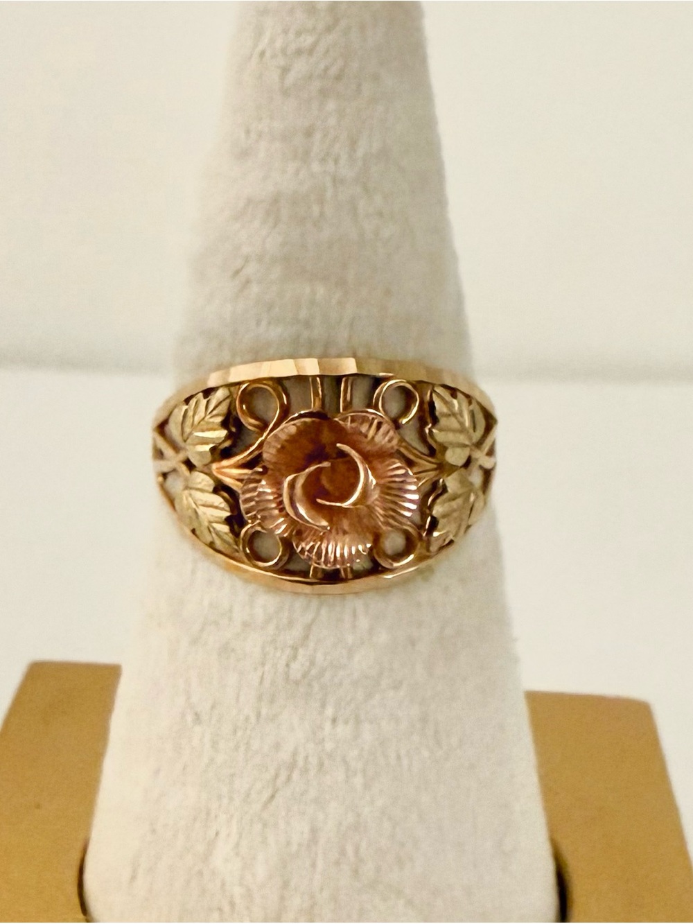 Black Hills 10K Gold Vintage Tri Color Rose Flower Leaf Filigree Ring Style Sz 9